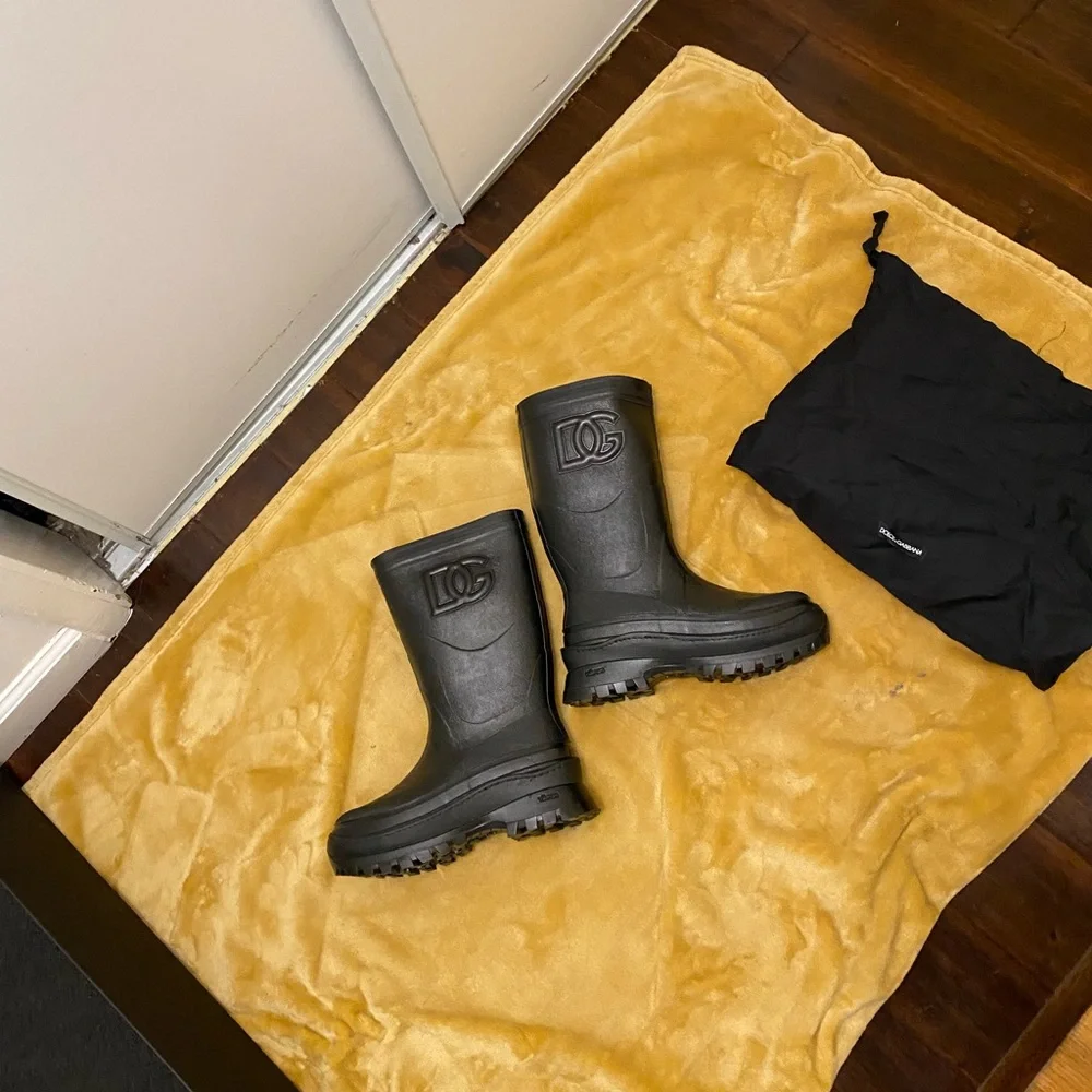 Dolce‎ and Gabbana boots